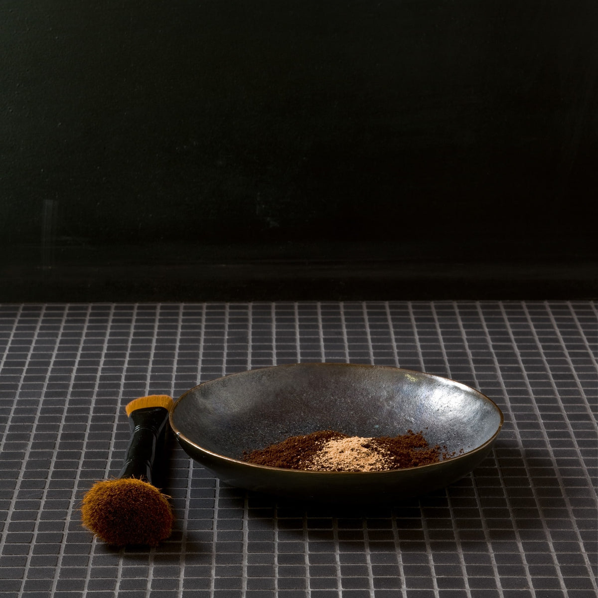Teknotessere Nero — zemin uygulaması · Mutina