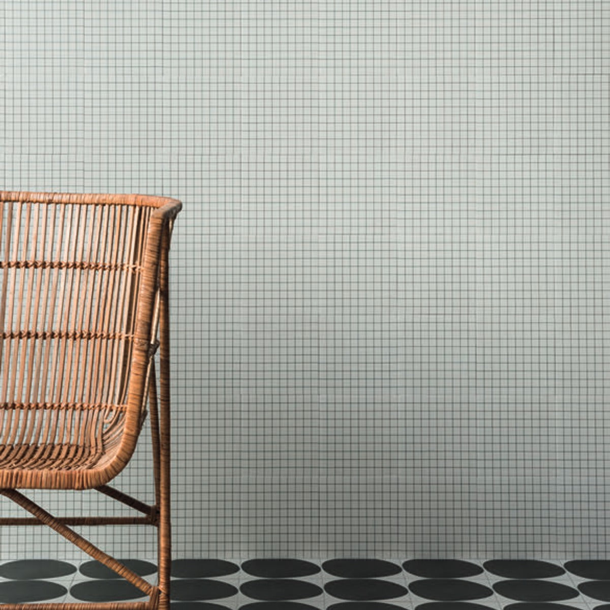 Futura Grid Black — duvar ve zemin uygulaması