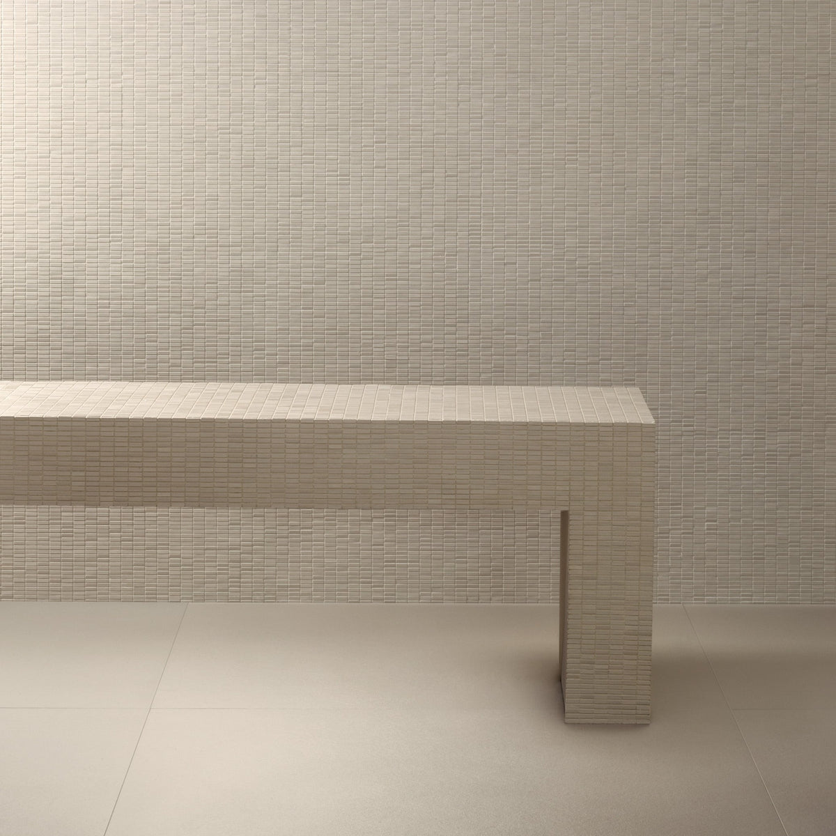 Phenomenon Grigio Rock — duvar uygulaması · Mutina