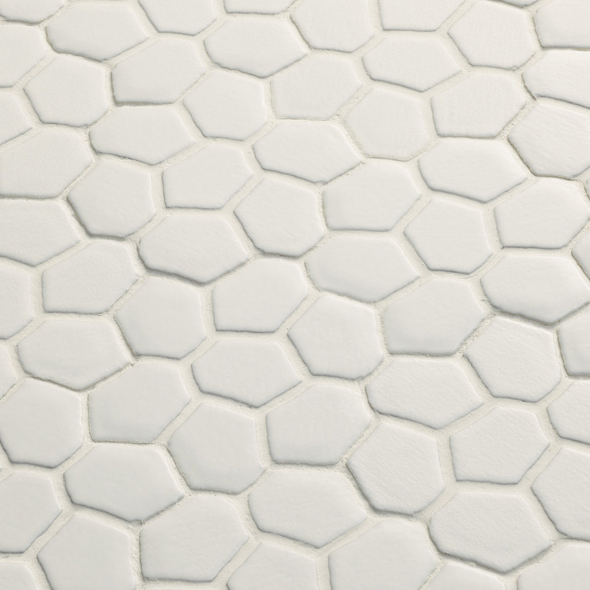 Botanica White — kabartma doku detayı · Mutina