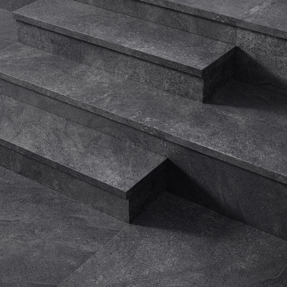 Bergstone Black