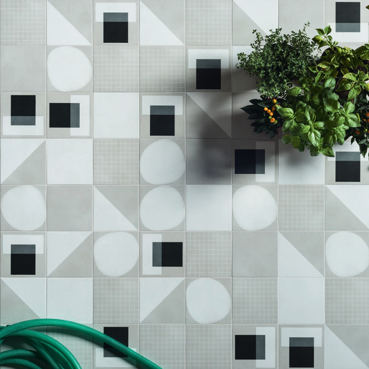 Futura Grid White — desen karışımı uygulaması