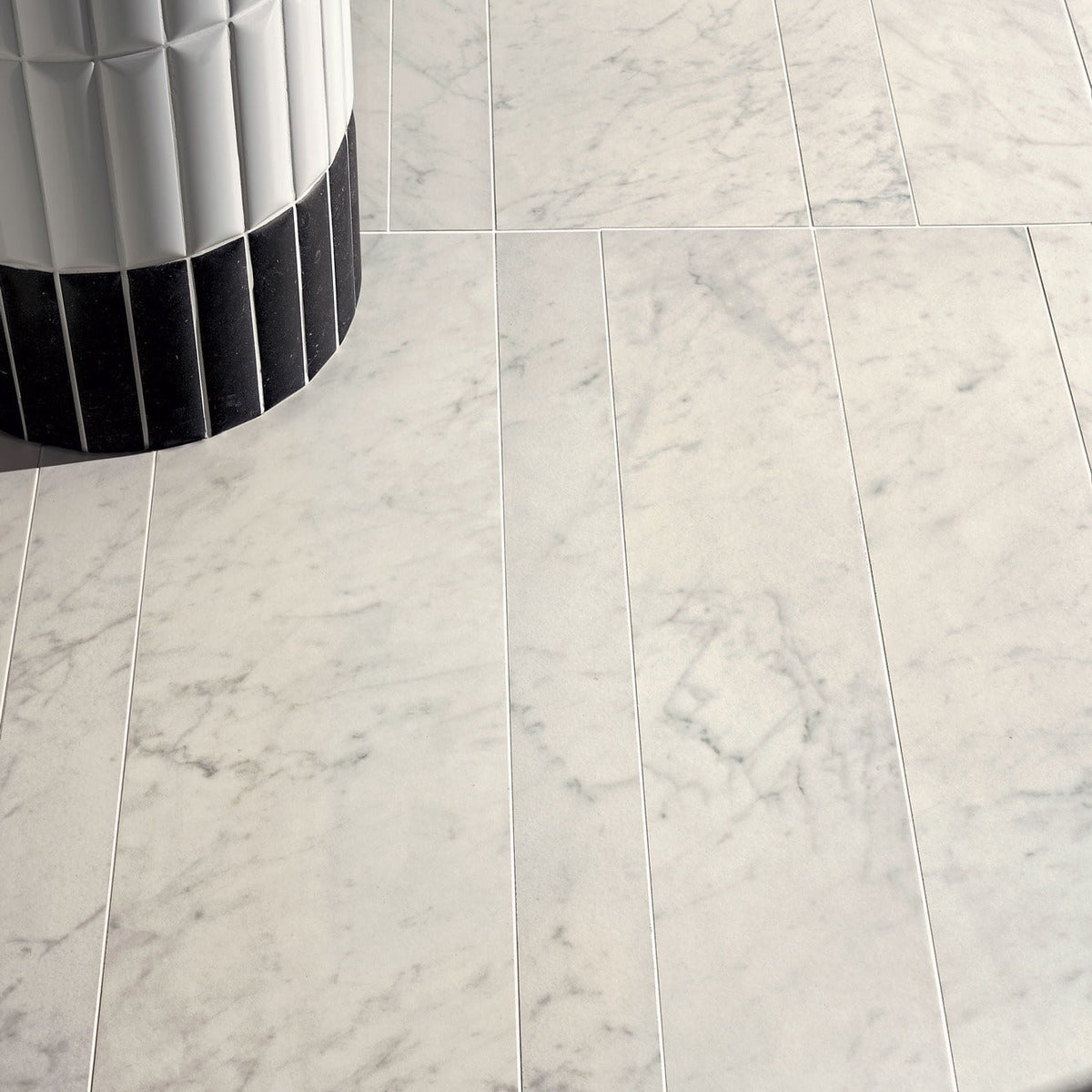 Italic Carrara — kolon detayı