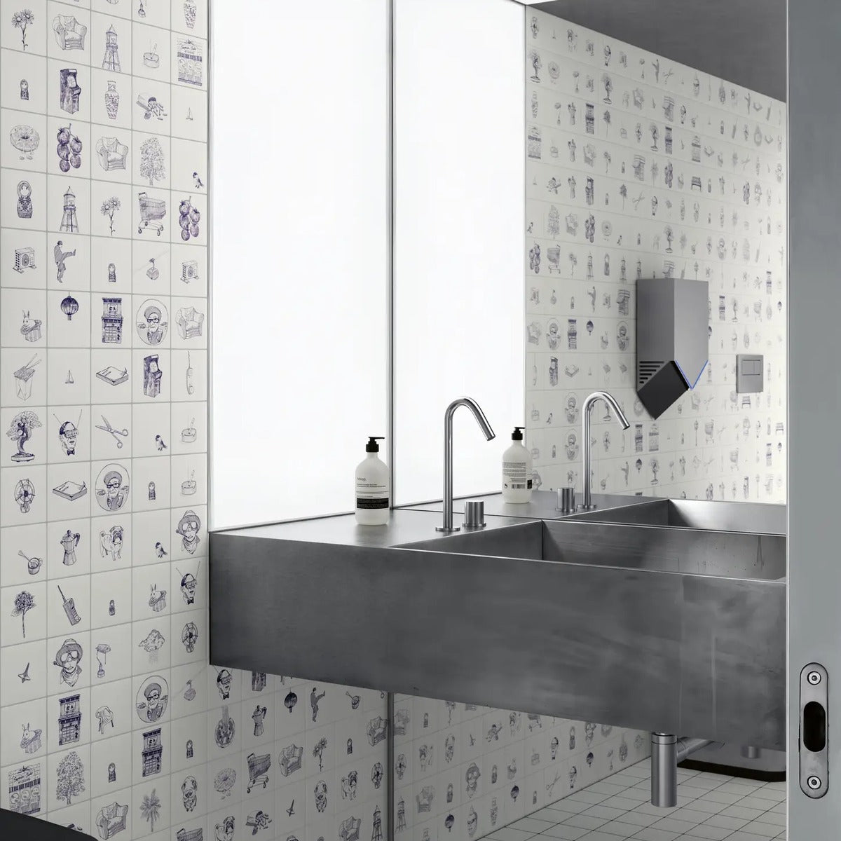 Stories Eddie Matte — banyo duvarı