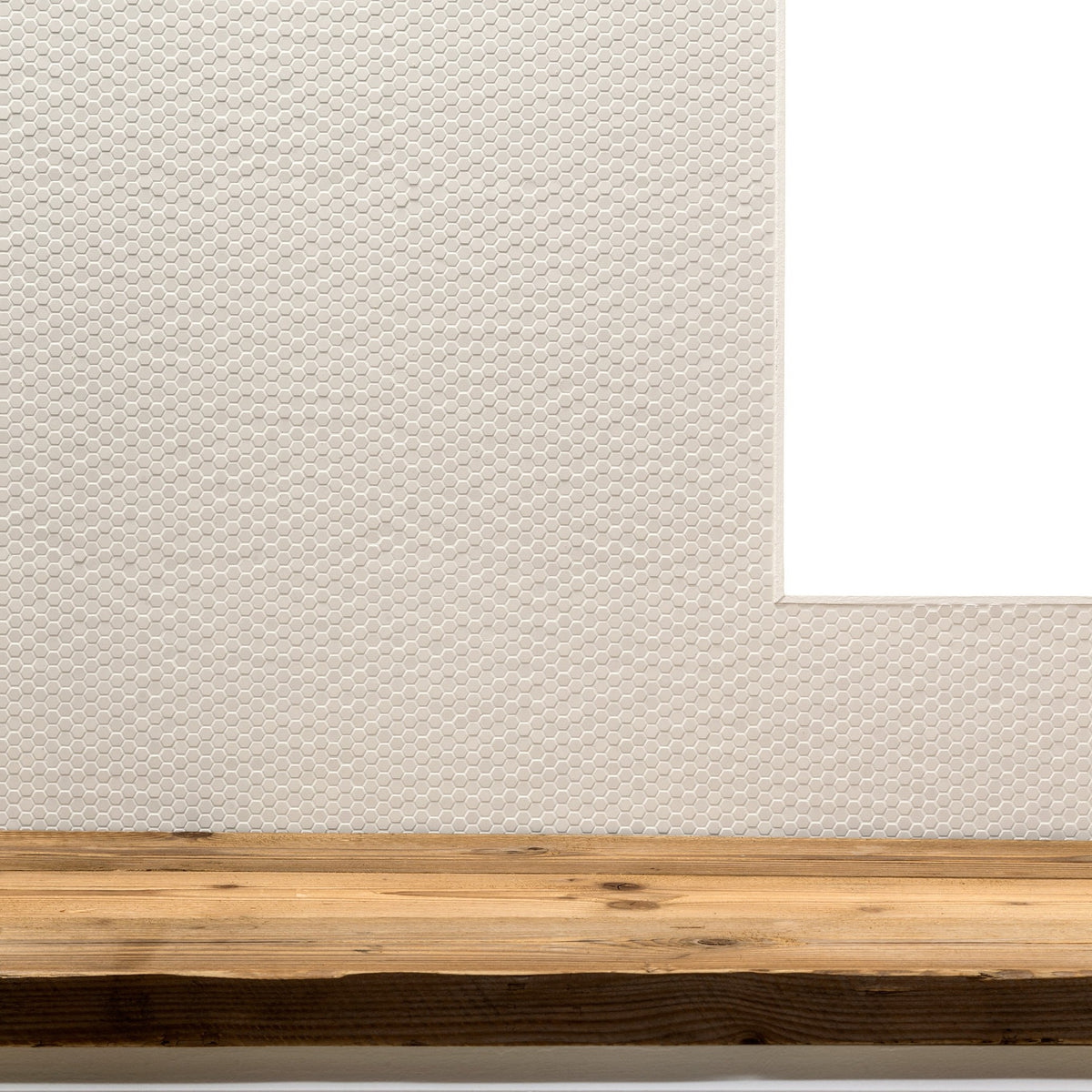 Phenomenon Bianco Honeycomb A — duvar uygulaması · Mutina