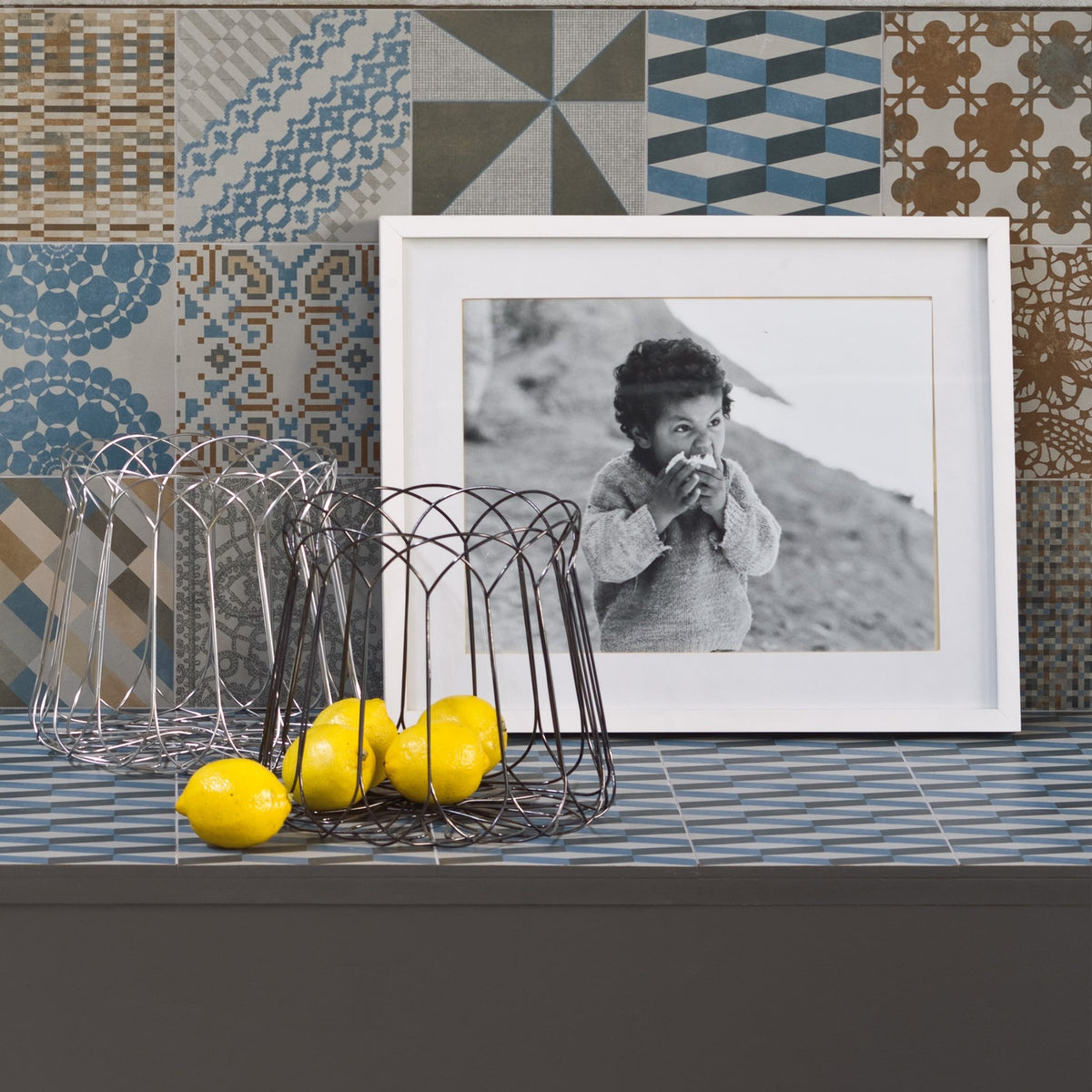 Azulej Grigio — Mutina — uygulama görseli